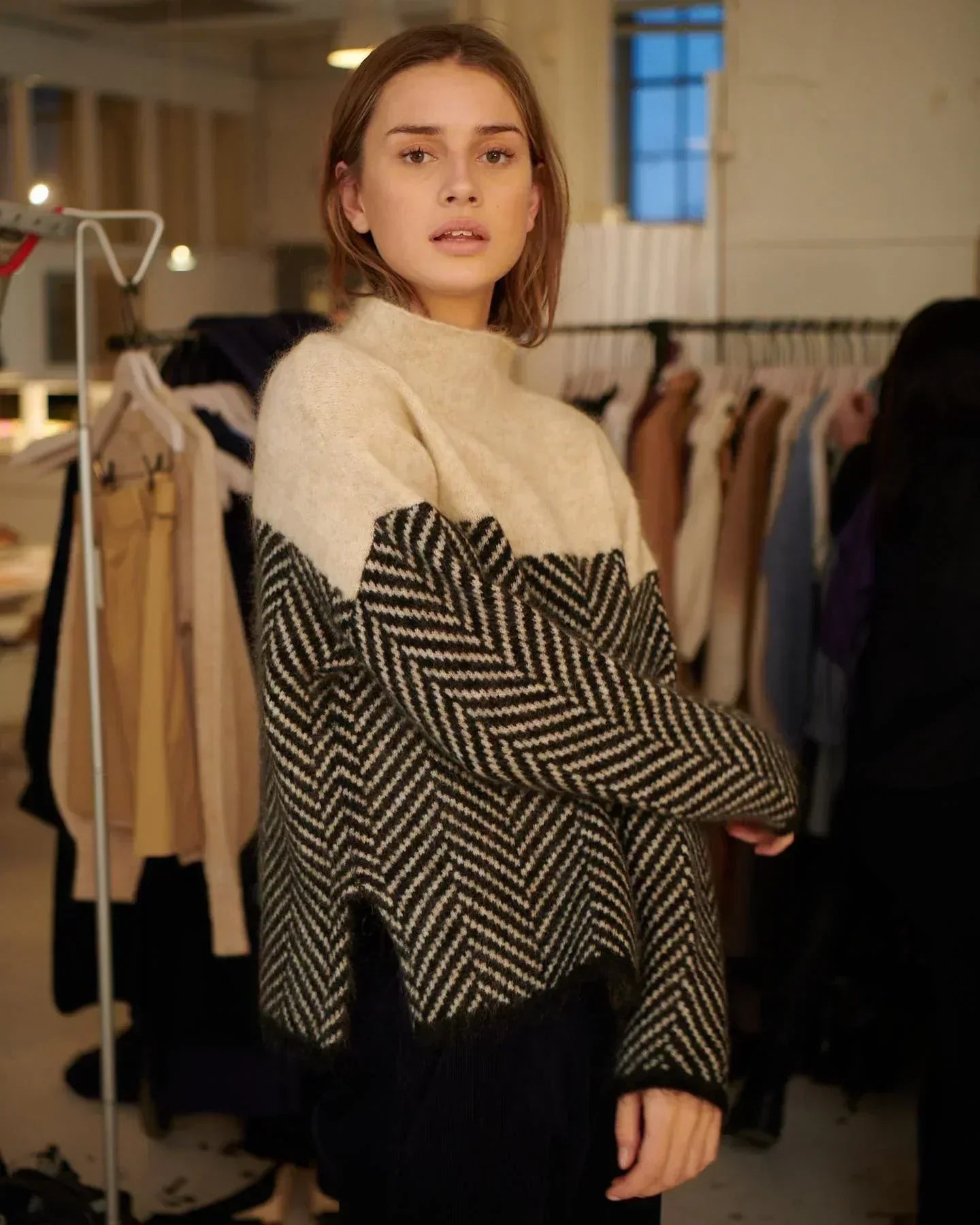 MOJO WOOLEN SWEATER